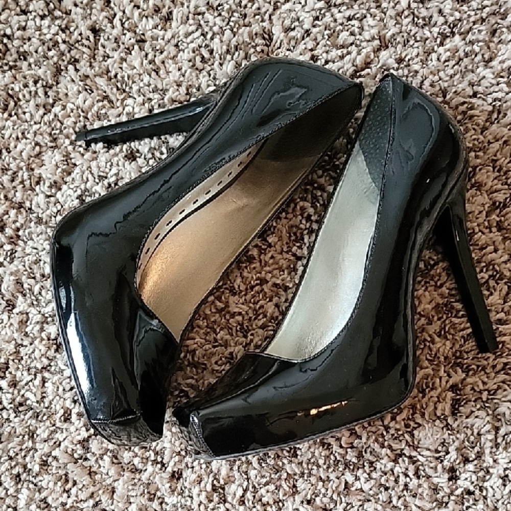 Gianni Bini Glossy Black Heels - Picture 4 of 4
